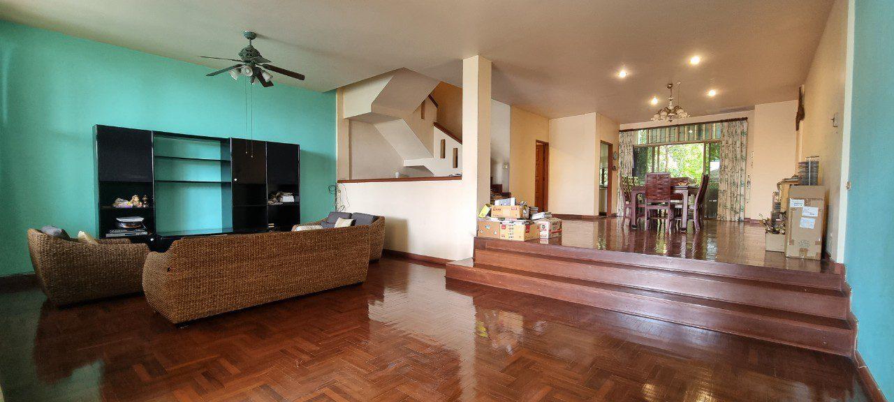 picture 5-Storey House in Pratumnak for Sale - 1/10