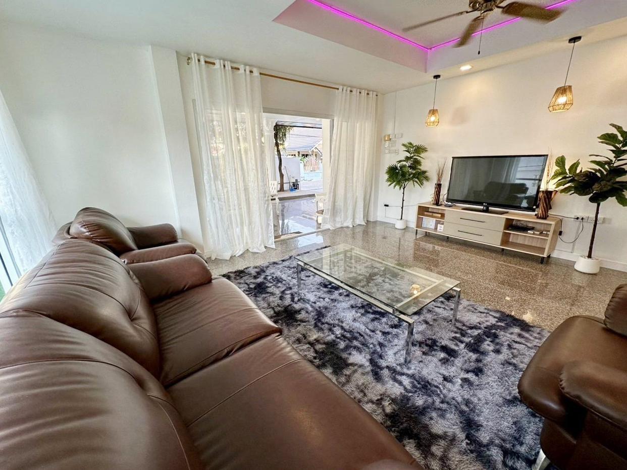 picture 5 Bedrooms Pool Villa for Rent in Jomtien - 2/15