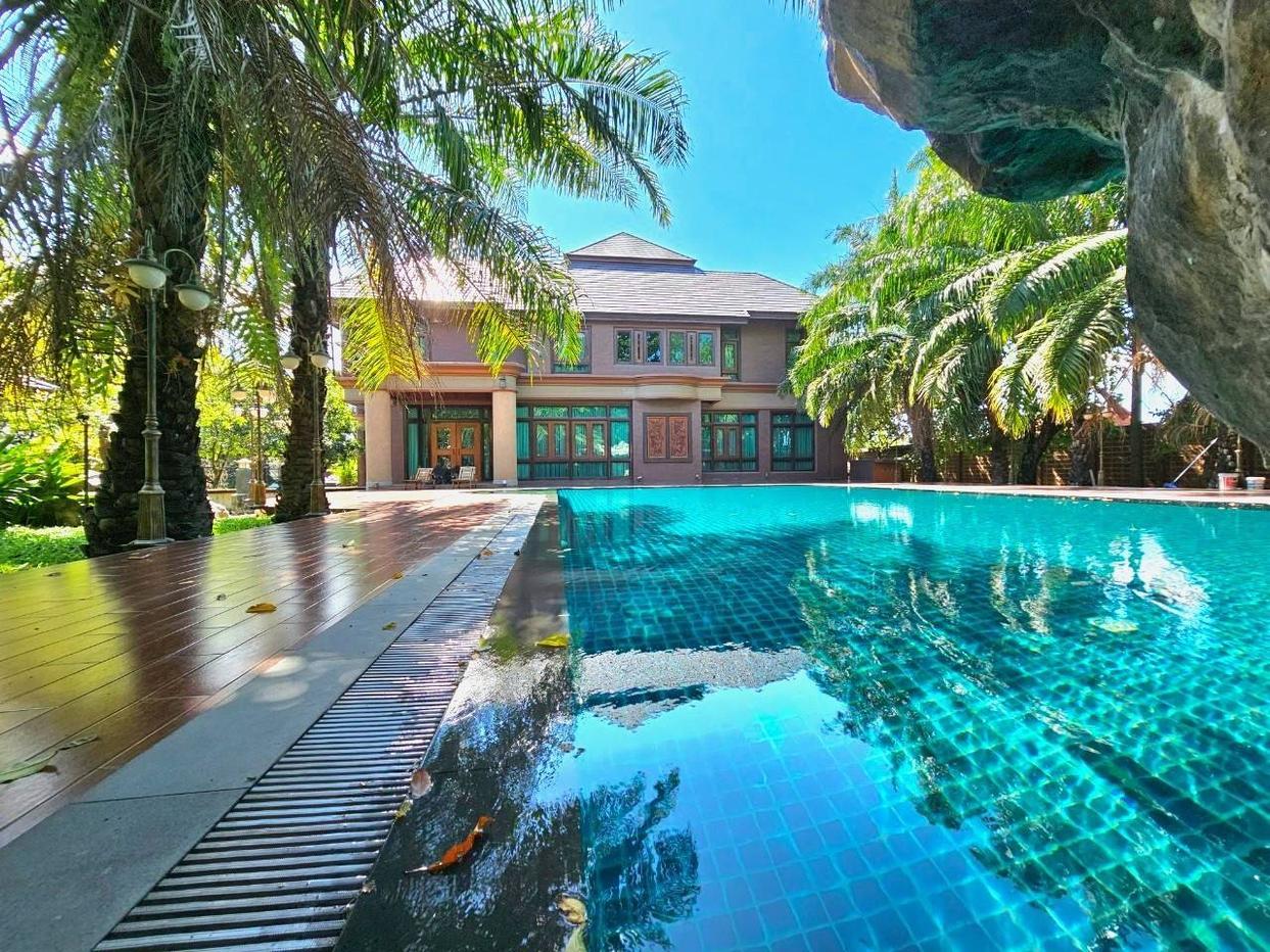 picture Luxury Mansion for Sale – Sriracha - 4/21