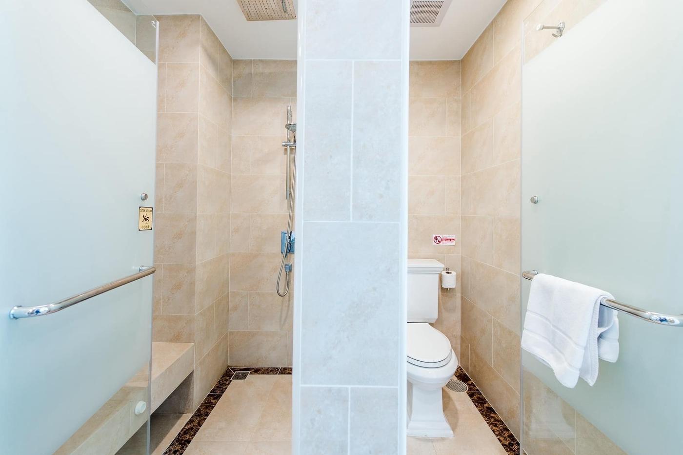 picture Espana Condo Resort 2 Bedrooms for Rent - 11/12