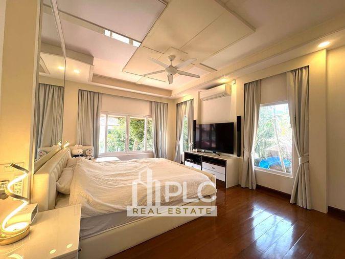 picture Luxury Pool Villa for Sale – South Pattaya - 12/16