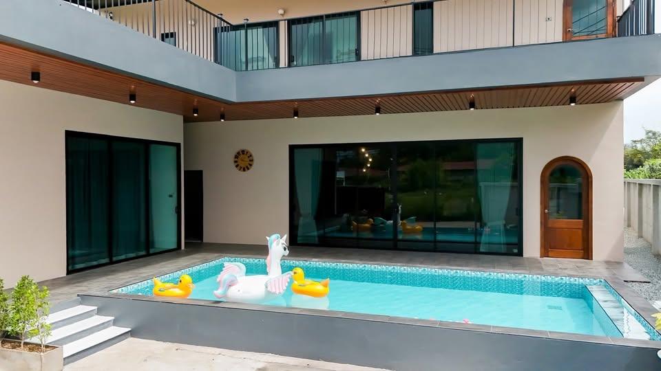 picture Luxury Pool Villa for Rent – North Pattaya - 2/10