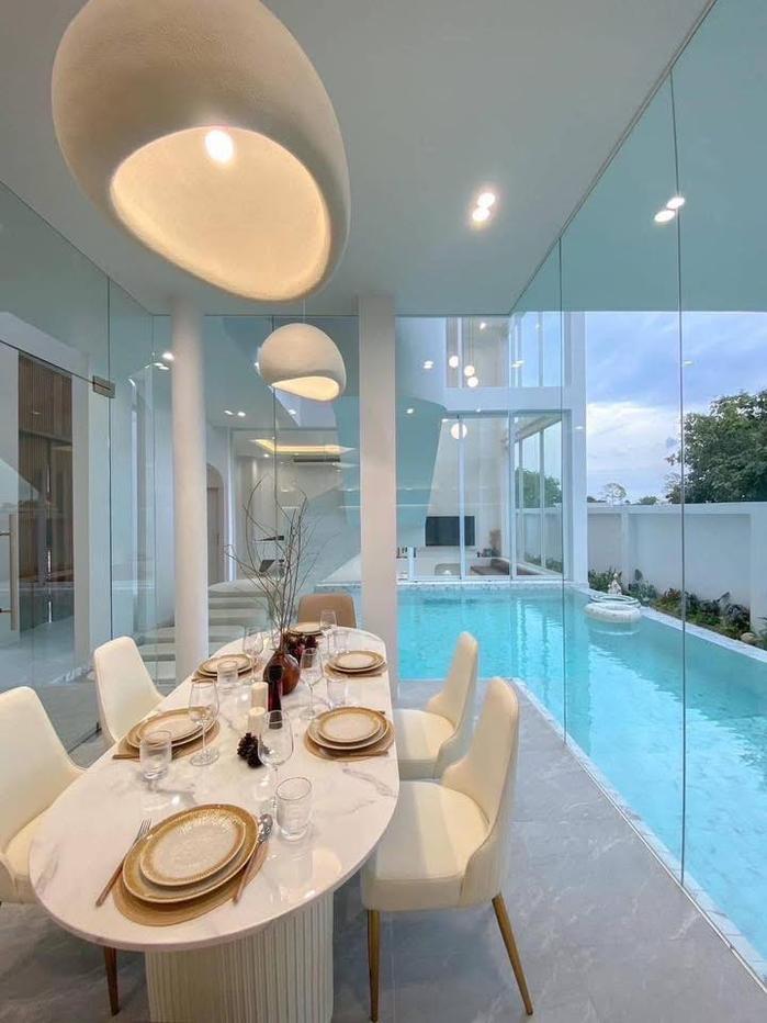 รูป Luxury 4-Bedroom Pool Villa for Rent in Khao Makok, East Pattaya - รูปที่ 2/6