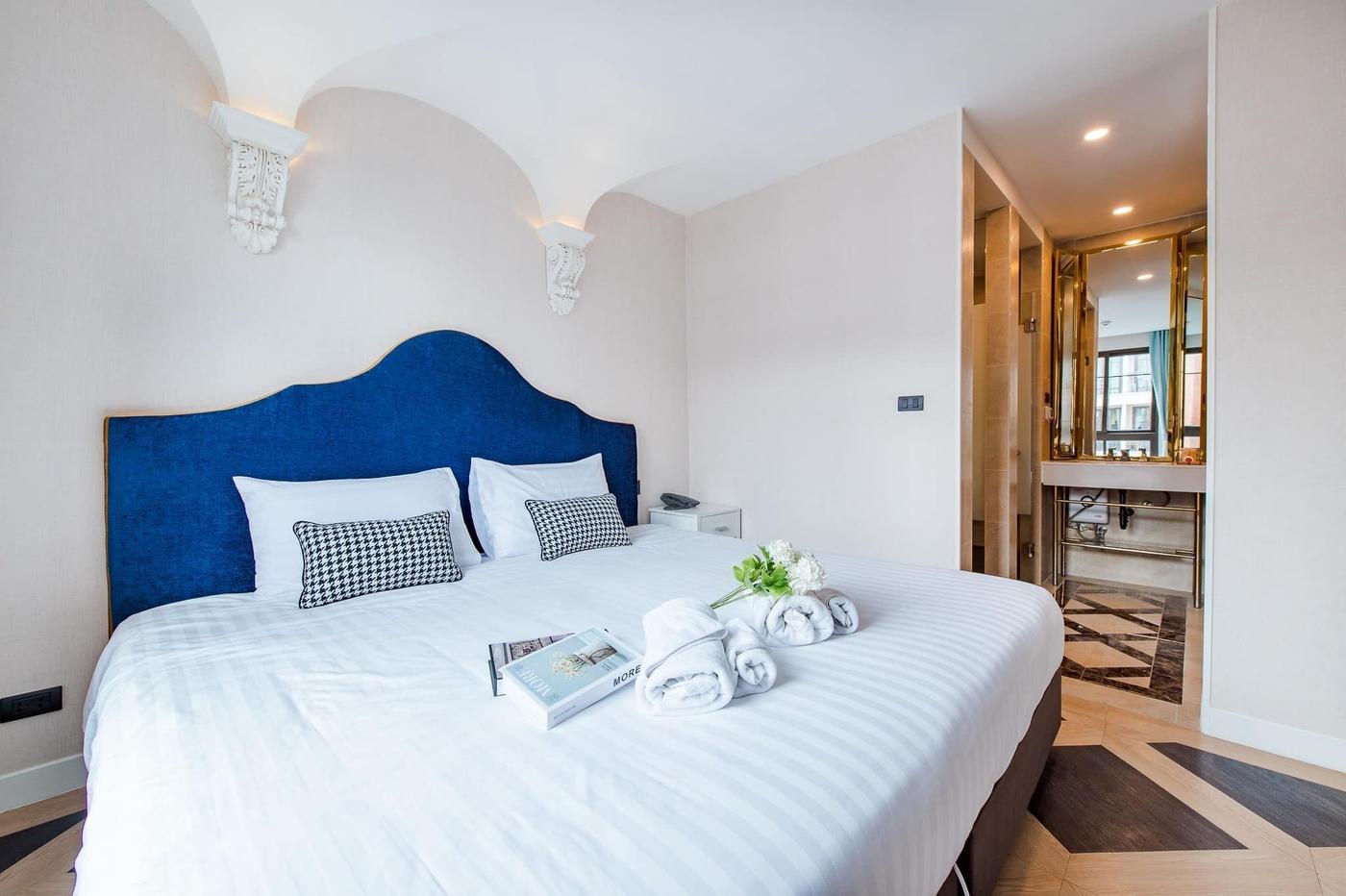 picture Espana Condo Resort 2 Bedrooms for Rent - 7/12