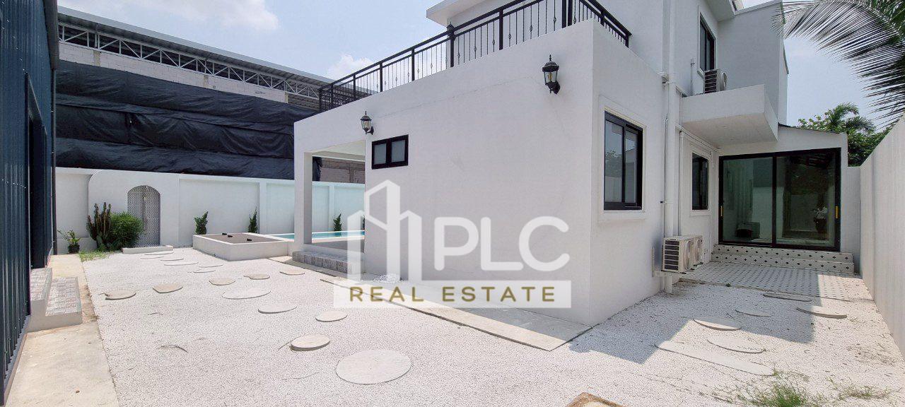 รูป Spacious 4 Bedrooms Pool Villa in Mabprachan for Sale - รูปที่ 18/22