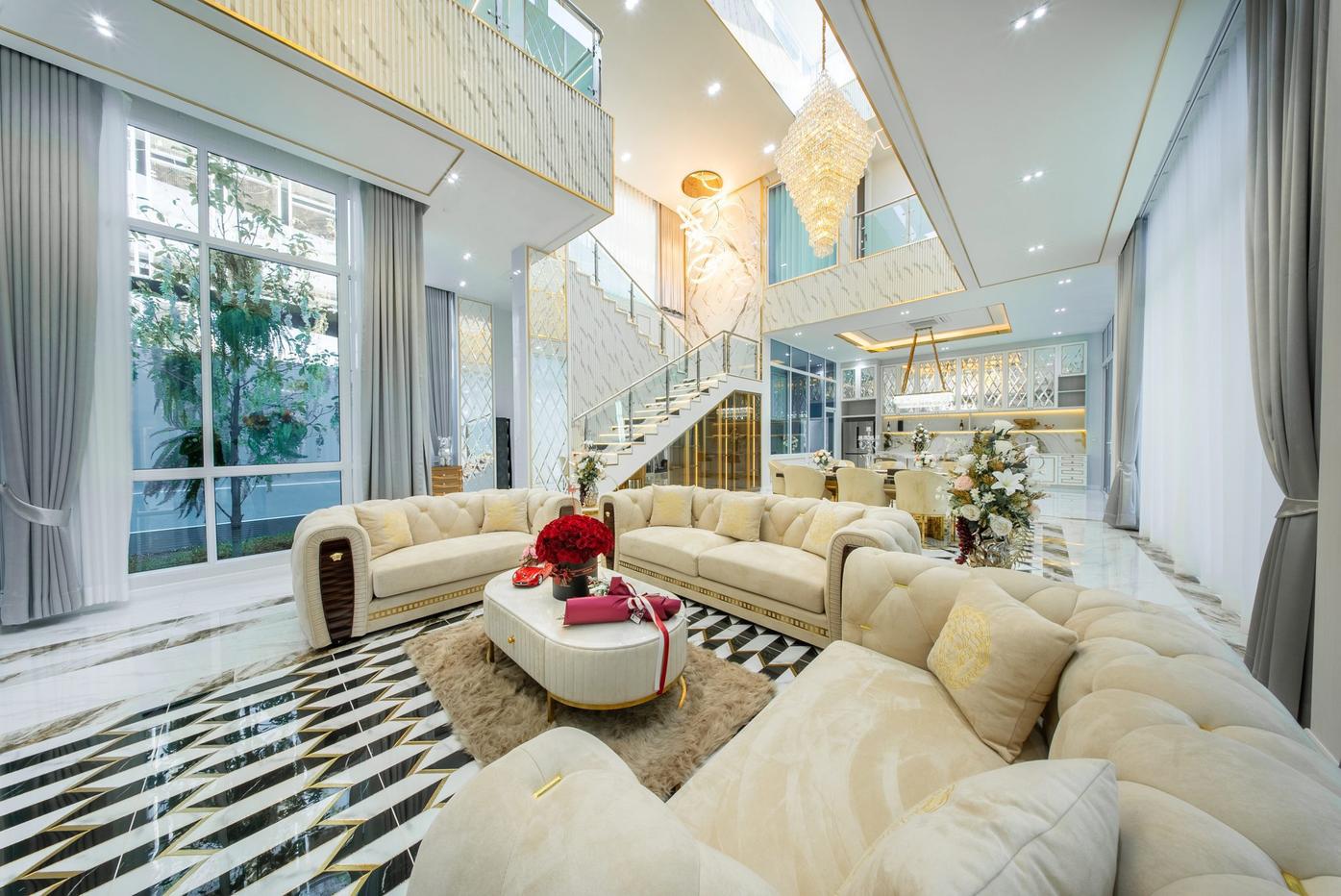 รูป 7 Beds Luxury Pool Villa in Na Jomtien for Sale - รูปที่ 3/23