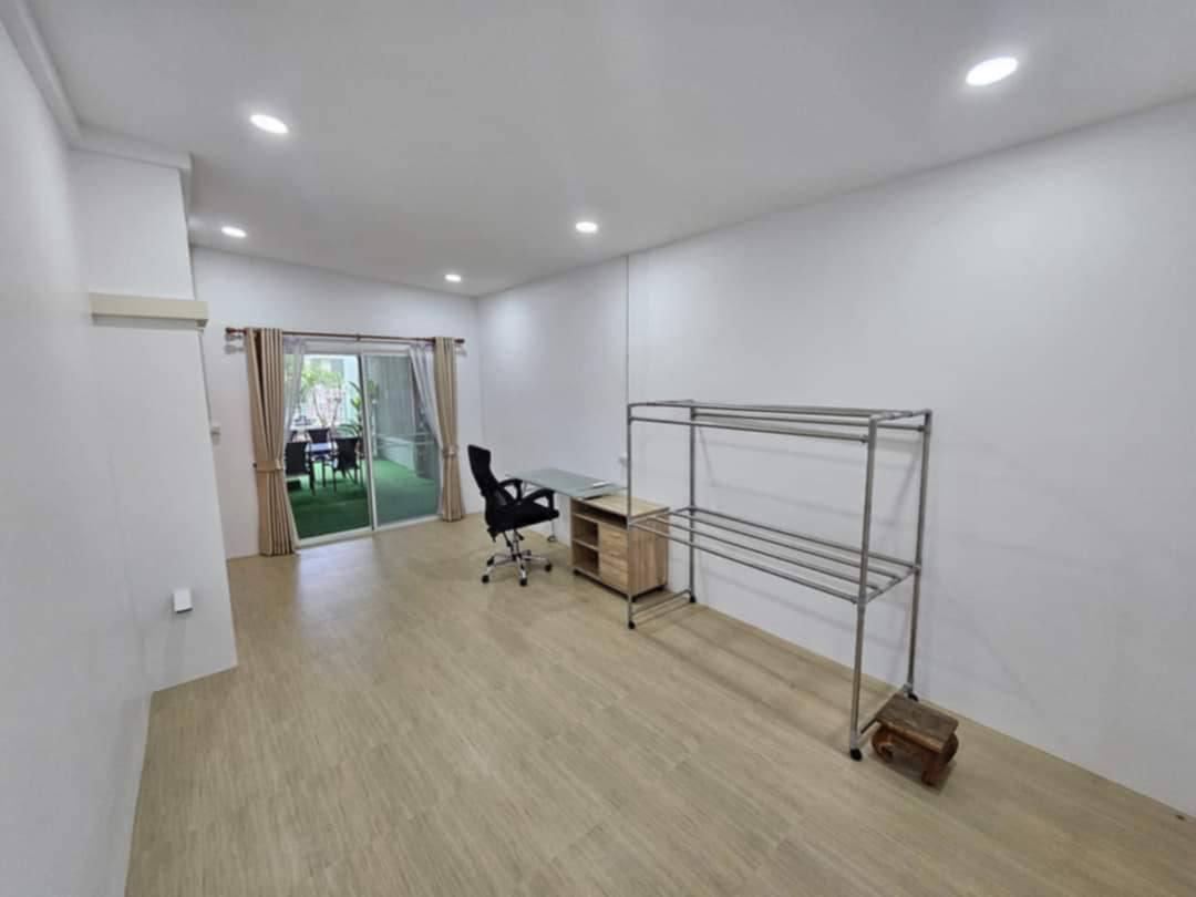 รูป 4 Bedroom House for Sale Pattaya - รูปที่ 22/30