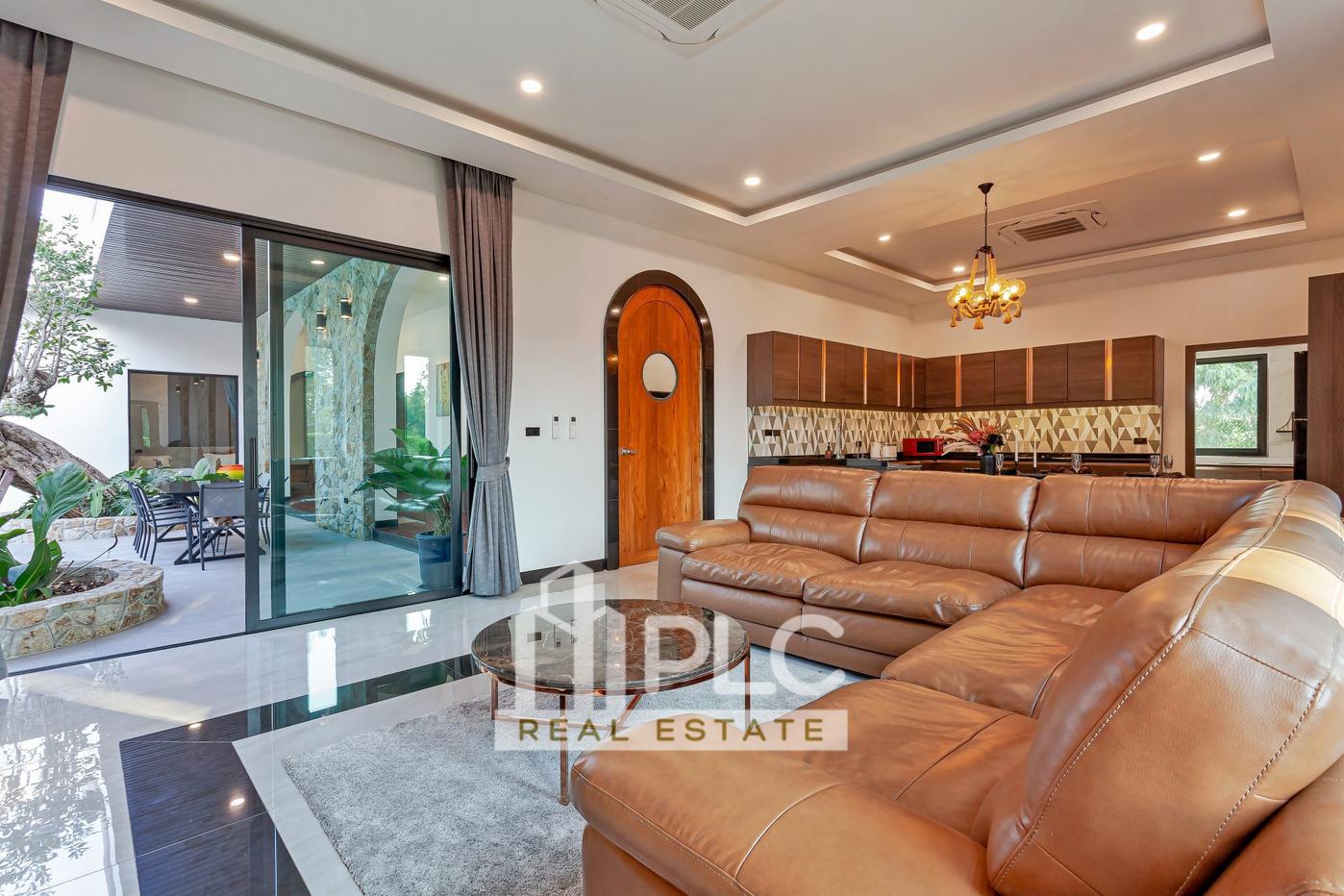 รูป 5 Bedrooms Pool Villa in Huay Yai for Rent - รูปที่ 10/24