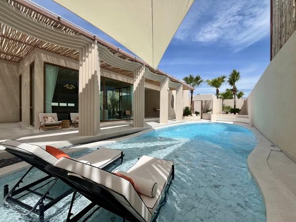 picture Luxury 9-Bedroom Pool Villa for Sale in Jomtien - 1/20