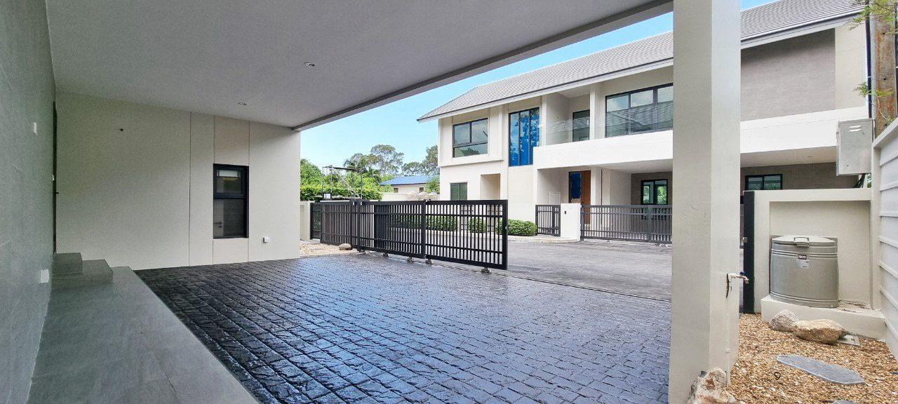 รูป The Lavish 4 Bedrooms Villa for Sale - รูปที่ 22/23