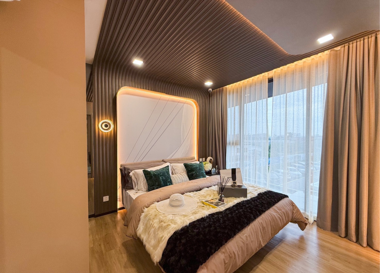 picture Aquarous Jomtien Pattaya 2-Bedroom Executive for Sale - 12/18