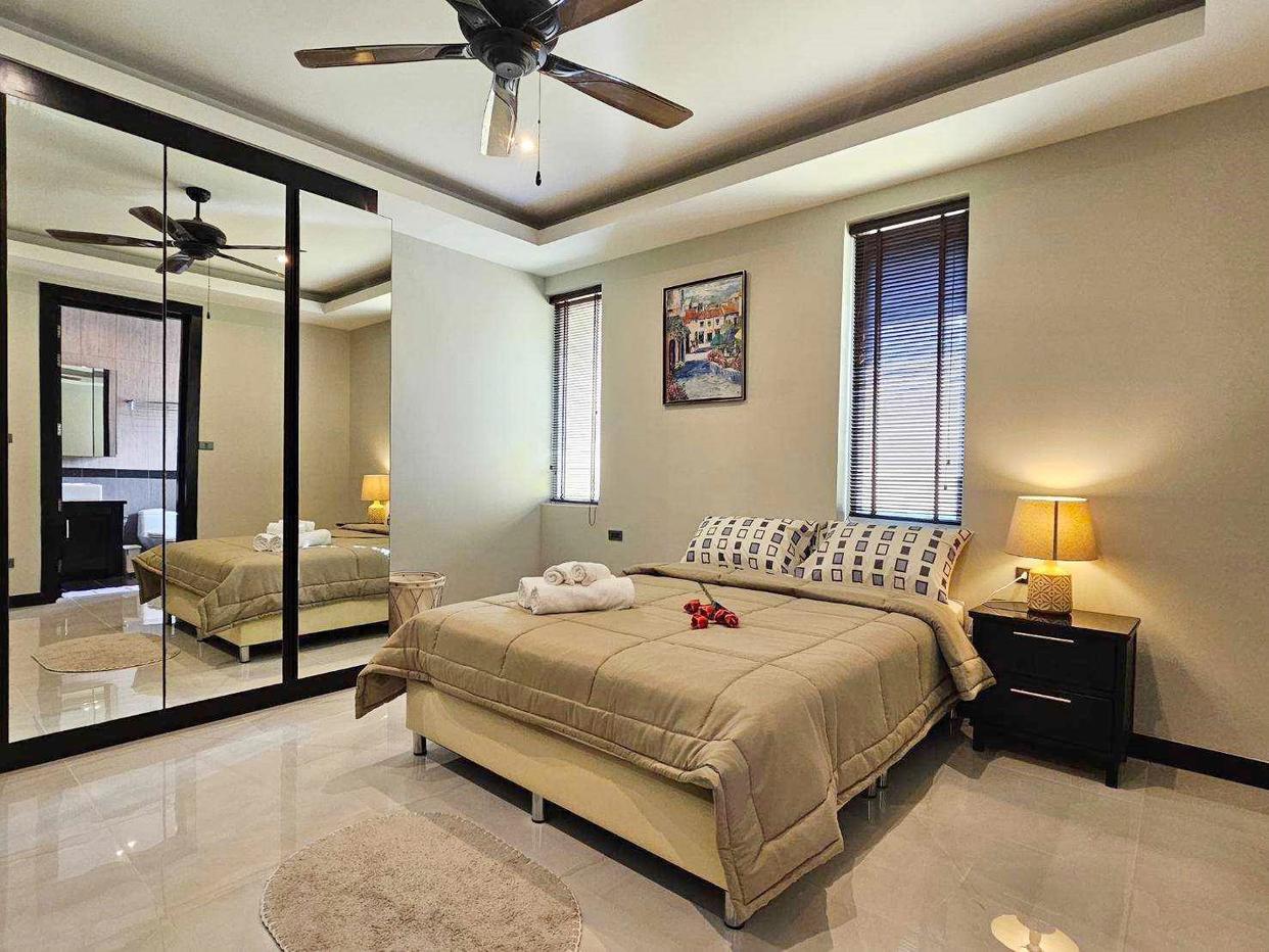picture 4 Bedrooms House for Sale in Mabprachan - 11/14