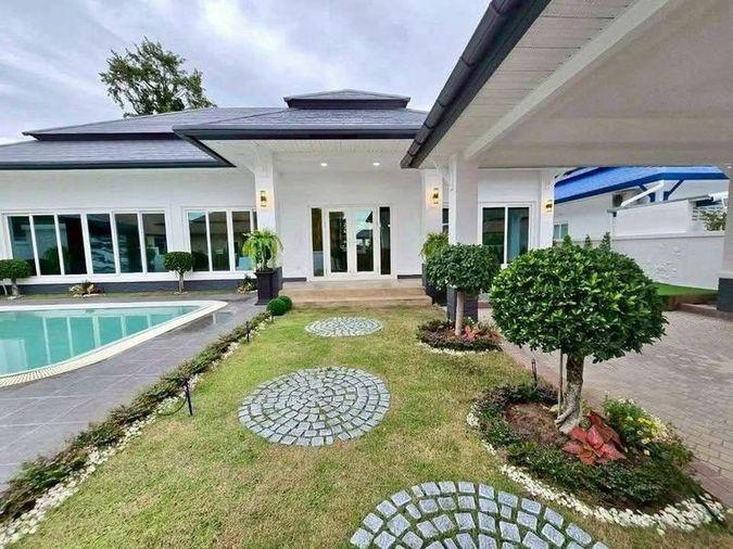 picture Luxury pool villa for rent in Pattaya, Nong Prue, Bang Lamung, Chonburi - 4/11