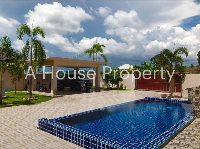 picture Large 2-storey pool villa for sale with mountain views, not far from Bang Saray Beach, Sattahip, Chonburi - 3/5