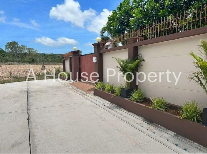 picture Large 2-storey pool villa for sale with mountain views, not far from Bang Saray Beach, Sattahip, Chonburi - 5/5