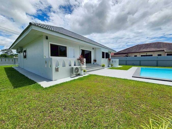 picture Luxury pool villa for sale in Bang Saray area, fully furnished, move in Ready - 3/17