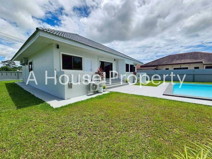picture Luxury pool villa for sale in Bang Saray area, fully furnished, move in Ready - 3/17