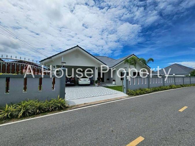 picture Luxury pool villa for sale in Bang Saray area, fully furnished, move in Ready - 1/17