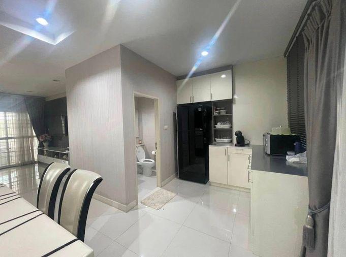 รูป ทาวน์เฮ้าส์ให้เช่า 📍 Panasiri Residences Kaset - Nawamin 📍 3 ห้องนอน 3 ห้องน้ำ เฟอร์นิเจอร์ และ เครื่องใช้ไฟฟ้าครบ  - รูปที่ 8/11