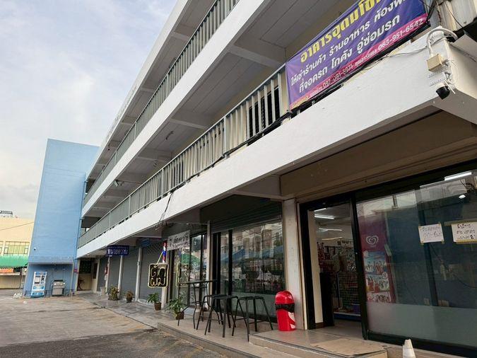 รูป Call : 063-951-6542 พื้นที่ร้านค้า ร้านอาหาร ห้องพัก ภายในอาคารอุดมโชค ซอยนวมินทร์ 74 แยก 1 เขตบึงกุ่ม ทำเลต้นซอย หลังห้างแม็คแวลู่ โรงเรียนเบญจมินทร์ - รูปที่ 7/9