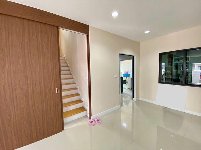 รูป 🏡 ขายบ้านแฝด 2 ชั้น เสนาพาร์ค วิลล์ รามอินทรา – วงแหวน บ้านพร้อมอยู่ ทำเลดี หน้าบ้านทิศใต้ มี Solar Cell ประหยัดค่าไฟ - รูปที่ 8/24