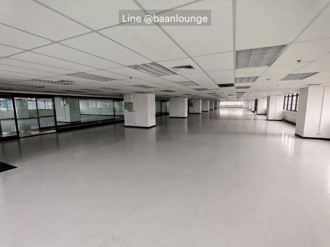 picture BTS phayathai is in front of the building of Phayathai Plaza Area: 959 sq m - 3/6
