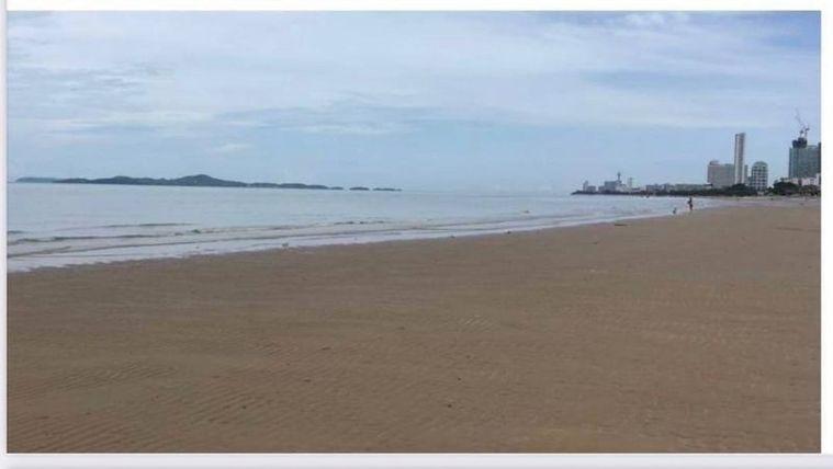picture Land for sale next to the sea, beautiful plot, prime location, Na Jomtien Beach, Pattaya - 1/10
