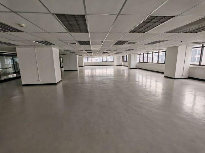 picture BTS phayathai is in front of the building of Phayathai Plaza	Area: 959 sq m - 5/6