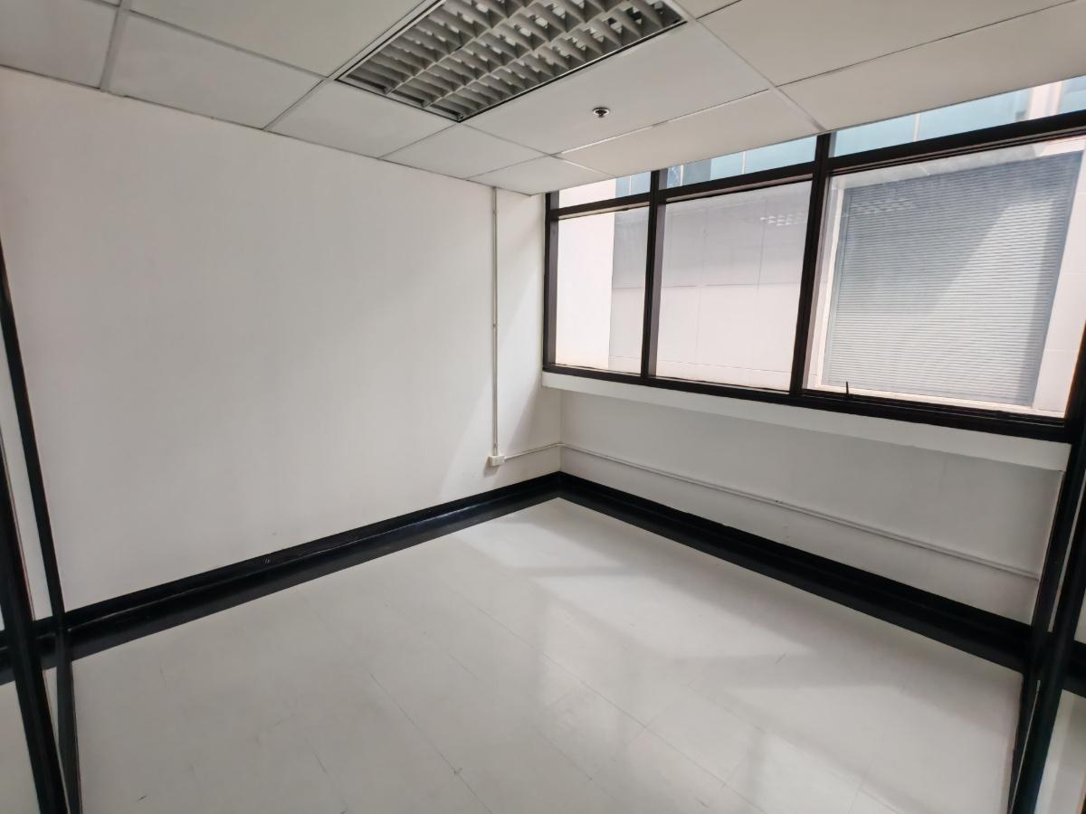 รูป พญาไท รถไฟฟ้า อยู่หน้าตึก Phayathai Plaza (พญาไท พลาซ่า) 	ขนาด 281 ตรม - รูปที่ 7/8