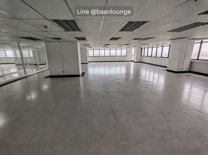 picture BTS phayathai is in front of the building of Phayathai Plaza Area: 562 sq m - 1/5