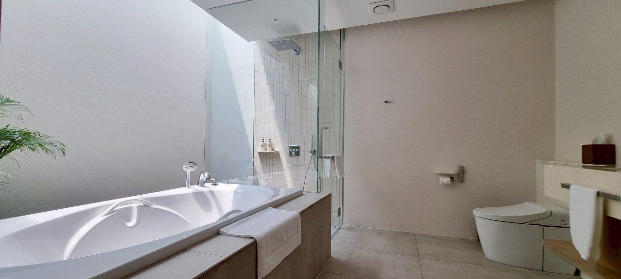 รูป Luxury Modern Pool Villa in Na Jomtien for Sale - รูปที่ 19/25