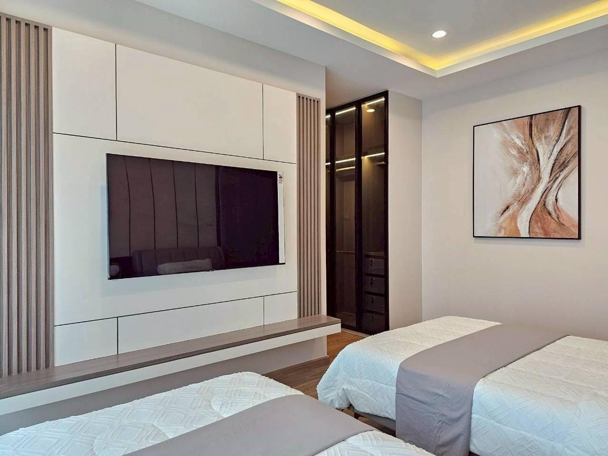 รูป Luxury 4-Bedroom Pool Villa for Sale in Jomtien - รูปที่ 12/19