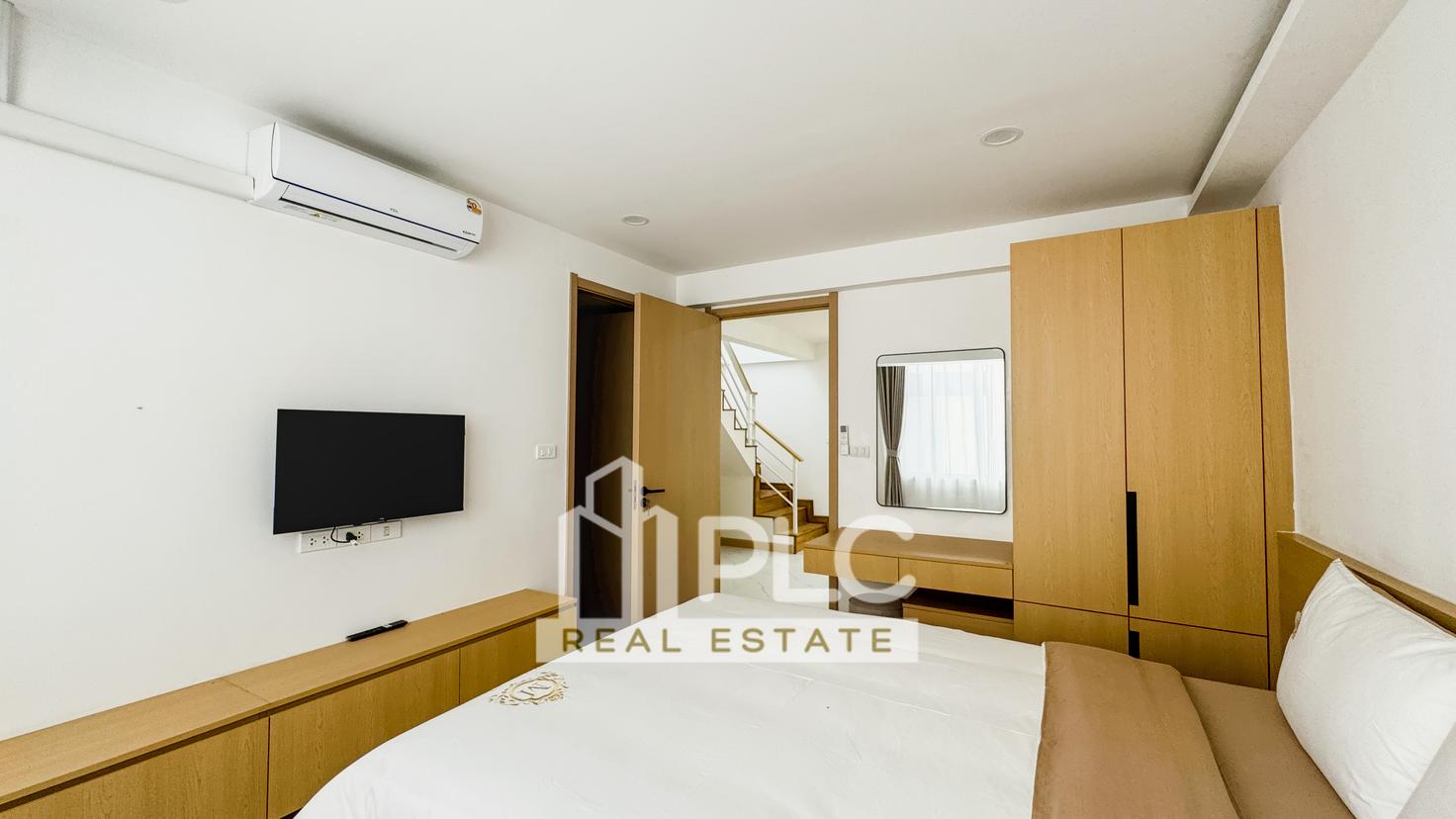 รูป Spacious 5-Bedroom Pool Villa for Sale in South Pattaya - รูปที่ 18/28