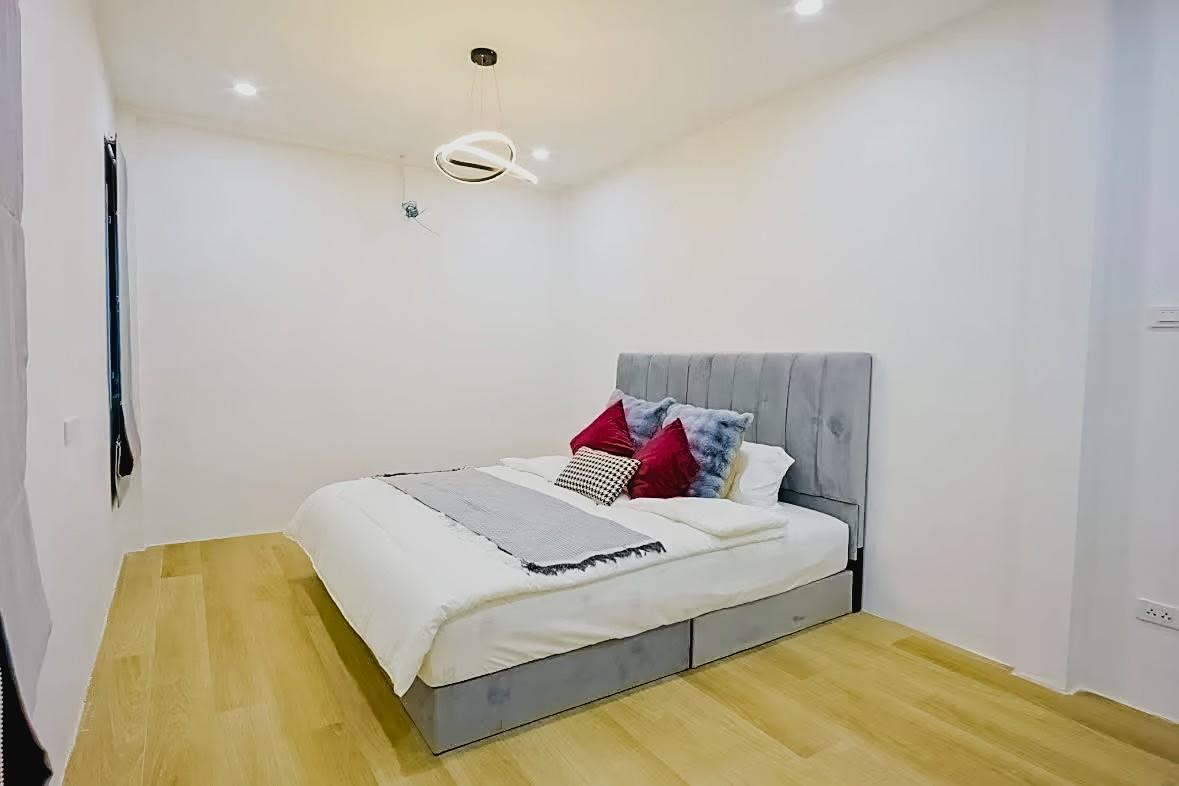 รูป Modern 2-Storey Townhouse for Sale in Thepprasit - รูปที่ 10/19