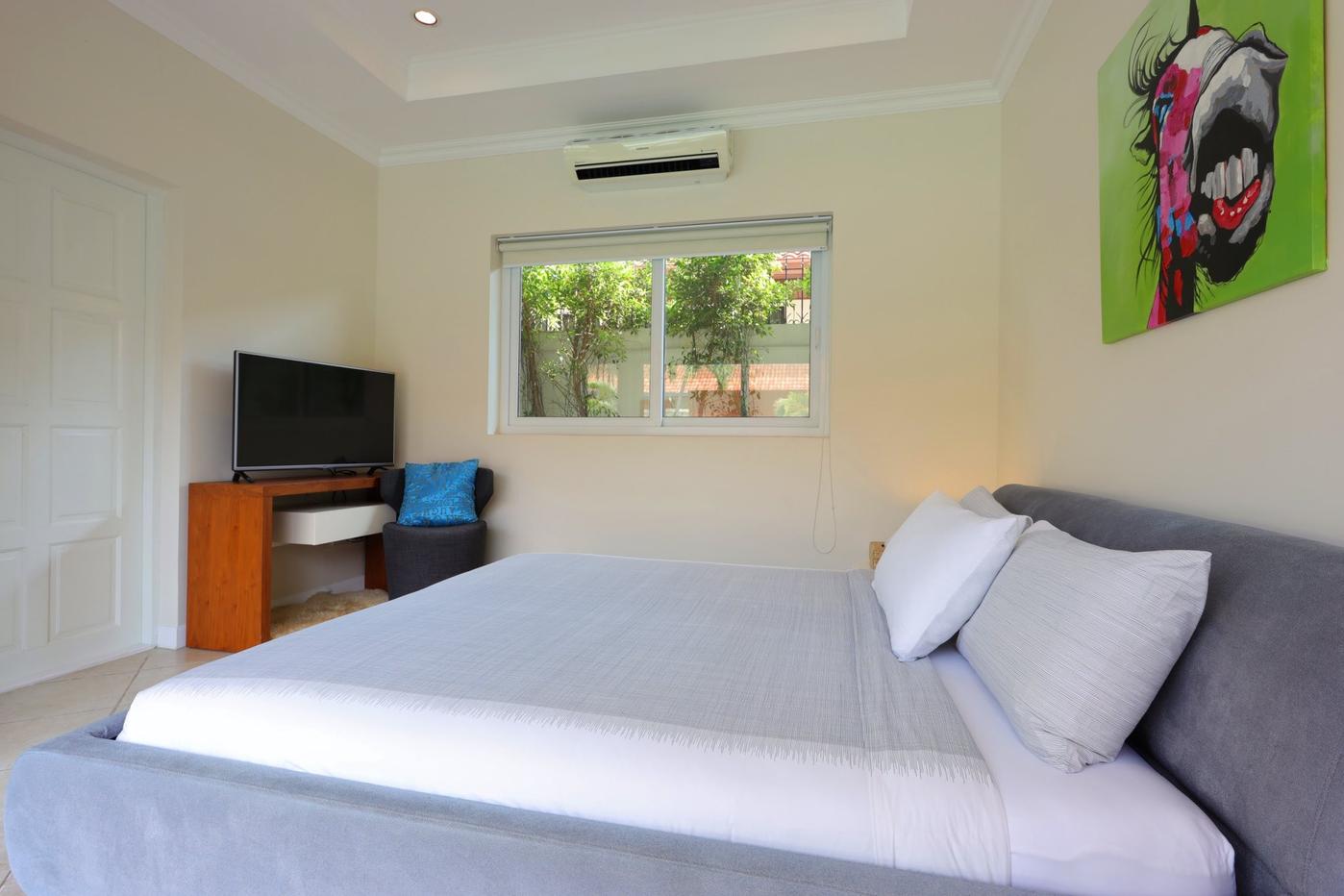 picture Spacious 6-Bed Luxury Pool Villa for Rent – Prime Jomtien Beach - 15/21
