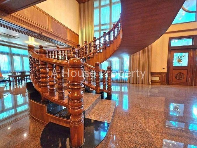 รูป ขายคฤหาสหรู ในเมืองศรีราชา ตกแต่งเฟอร์นิเจอร์ด้วยไม้สัก และ ไม้มะค่าทั้งหลัง - รูปที่ 9/20