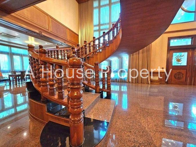 รูป ขายคฤหาสหรู ในเมืองศรีราชา ตกแต่งเฟอร์นิเจอร์ด้วยไม้สัก และ ไม้มะค่าทั้งหลัง - รูปที่ 9/20