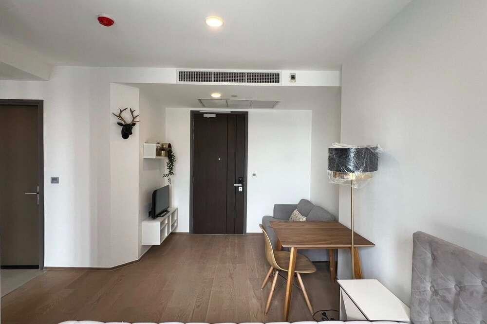 picture Sale with tenant !! high floor 25++, North Facing, modern style!! Code C20251200016....Ashton Chula - Silom, Studio, 1 bath, furnished, Special Deal!!  - 3/5