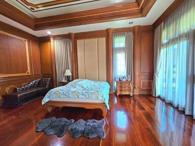 รูป ขายคฤหาสหรู ในเมืองศรีราชา ตกแต่งเฟอร์นิเจอร์ด้วยไม้สัก และ ไม้มะค่าทั้งหลัง  - รูปที่ 16/20