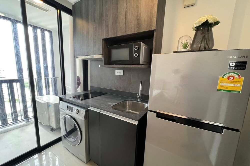 picture Sale with tenant !! high floor 25++, North Facing, modern style!! Code C20251200016....Ashton Chula - Silom, Studio, 1 bath, furnished, Special Deal!!  - 4/5
