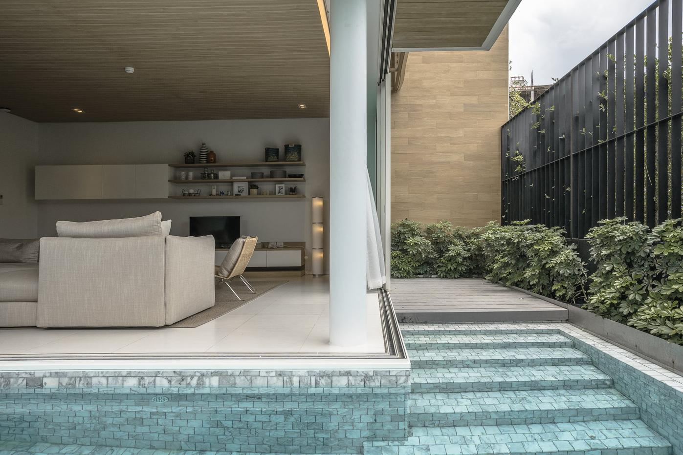 รูป Luxury 3-Bedroom Pool Villa for Rent in Na Jomtien - รูปที่ 2/17