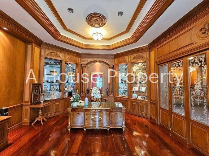 รูป ขายคฤหาสหรู ในเมืองศรีราชา ตกแต่งเฟอร์นิเจอร์ด้วยไม้สัก และ ไม้มะค่าทั้งหลัง - รูปที่ 7/20