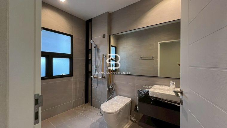 picture Luxury house for rent at Grand Bangkok Boulevard Krungthep Kreetha - 18/22