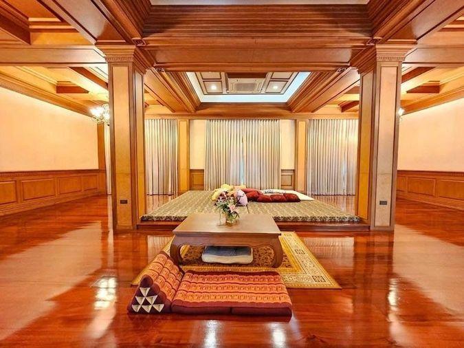 รูป ขายคฤหาสหรู ในเมืองศรีราชา ตกแต่งเฟอร์นิเจอร์ด้วยไม้สัก และ ไม้มะค่าทั้งหลัง  - รูปที่ 14/20