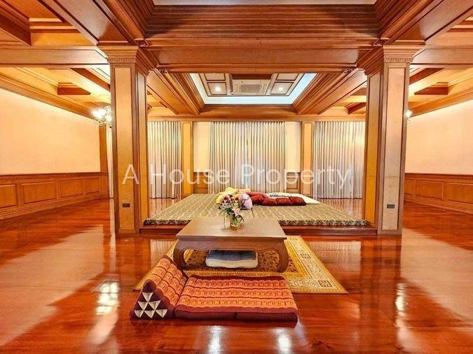 รูป ขายคฤหาสหรู ในเมืองศรีราชา ตกแต่งเฟอร์นิเจอร์ด้วยไม้สัก และ ไม้มะค่าทั้งหลัง - รูปที่ 14/20