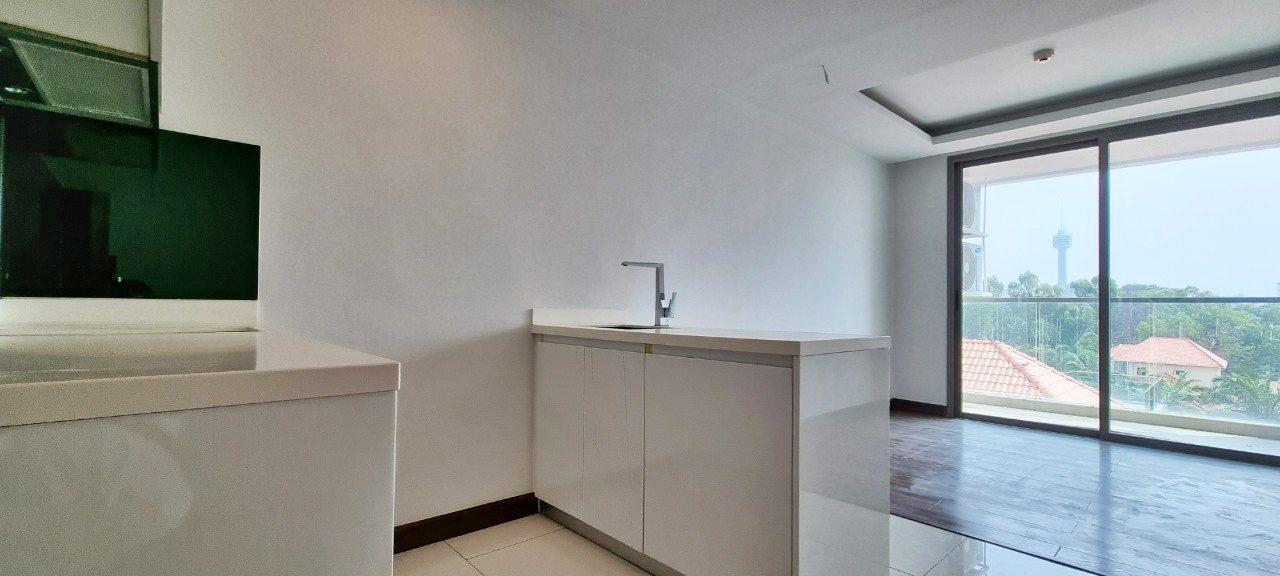 รูป The Peak Towers 1 Bedroom Condo for Sale - รูปที่ 2/13