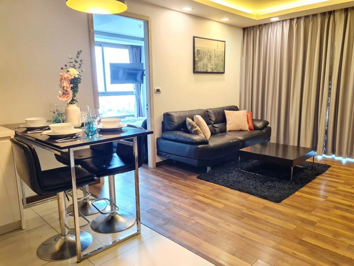 รูป The Peak Towers Corner Unit for Sale - รูปที่ 3/9