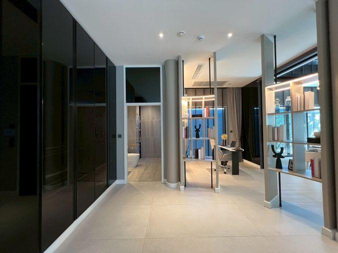 รูป คฤหาสน์หรู 2 ชั้น กับโครงการ GRAND BANGKOK BOULEVARD State BANGNA  ให้คุณพักผ่อนและผ่อนคลาย ด้วยพื้นที่และสวนส่วนกลางขนาดใหญ่  - รูปที่ 9/13