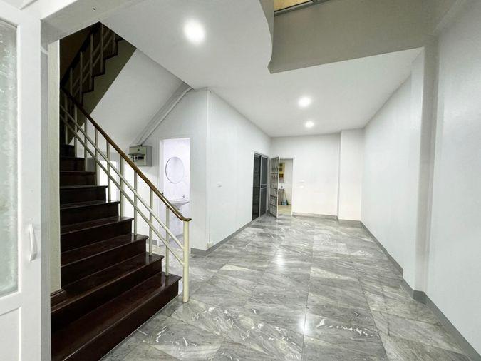 รูป 🍃OwNichapha091225🍃 💢 ขาย ด่วน ทาวน์เฮ้าส์ 4 ชั้น หมู่บ้าน วราธรวิลล์ พัฒนาการ 44 - รูปที่ 3/20