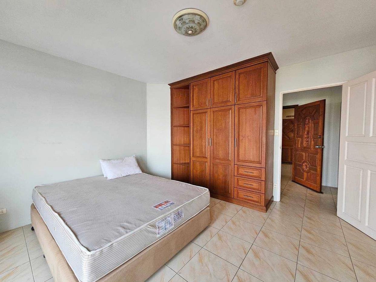 picture Center Point Condominium 2 Bedrooms for Sale - 6/9